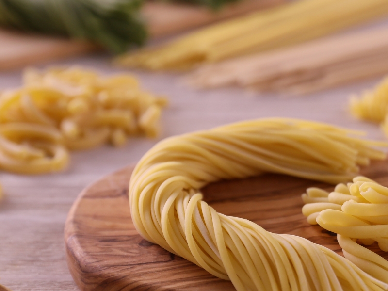 イタリアのロングパスタ 種類とレシピをご紹介 生パスタ製造 業務用卸 ご家庭向け販売のニューオークボ